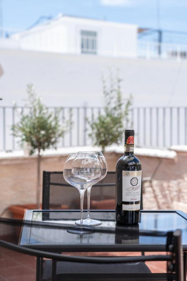 Wineart House, Terracielo Indipendente Nel Centro Di Monopoli Apartment Exterior photo